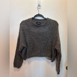 Urban Outfitters Cropped Oversized grey sweater, size M